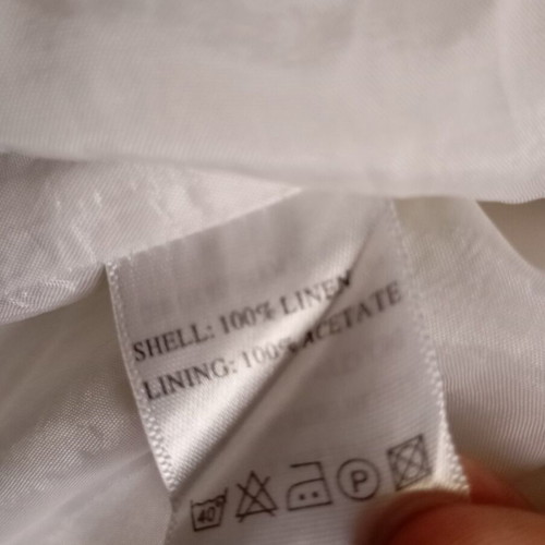 Artisti Italiani linen skirt size 40 like new with mother pearl details