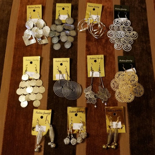Earrings new, set of 11 pieces