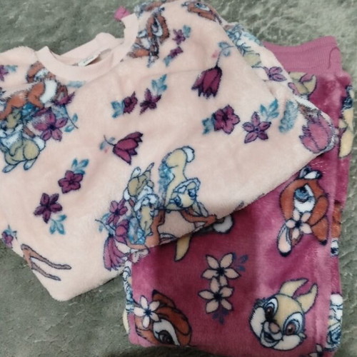 Warm pajamas used 134 cm, colorful top with pants