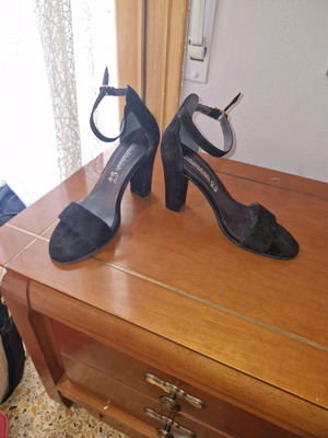 Ragazza black suede platform sandals like new, size 37
