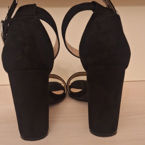 Black sandals with ankle strap size 39 like new, 10 cm heel