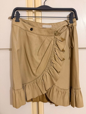 Prada women's leather skirt used, size M