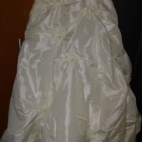 Ivory wedding dress with small train like new