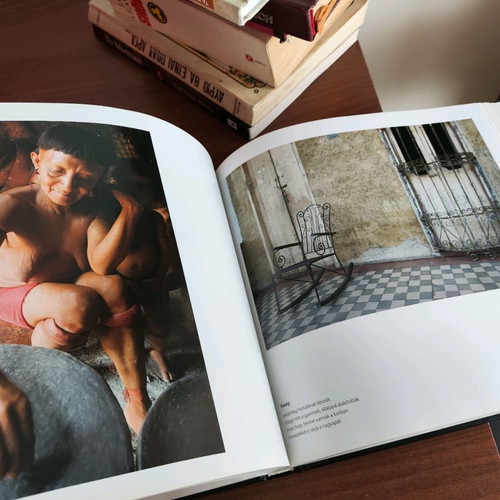 Ablak az Égen used book with thick cover