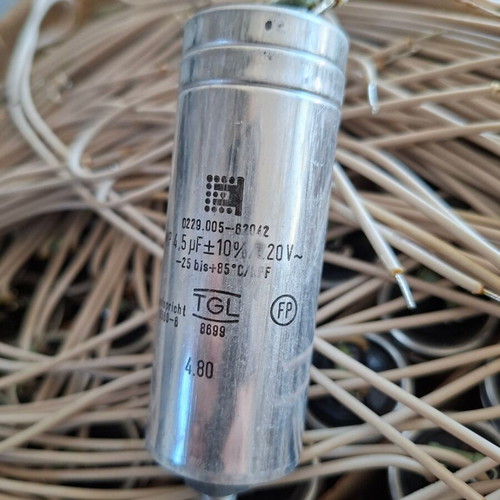 MP Capacitors 4.5μF 220V AC TGL 8699 New Old Stock 200+ Pieces