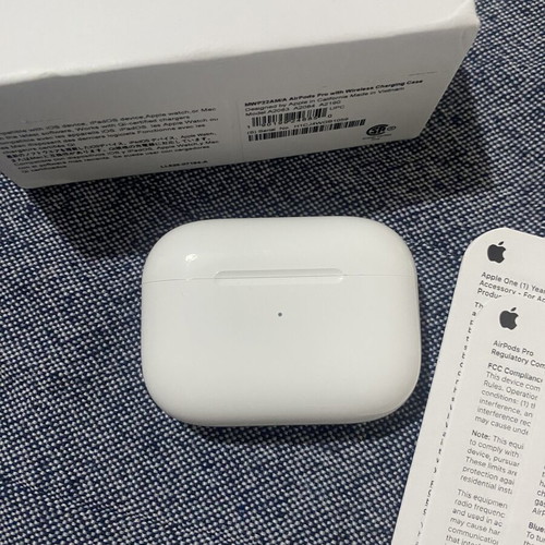 AirPods Pro 1st Gen with MagSafe Case new, complete set