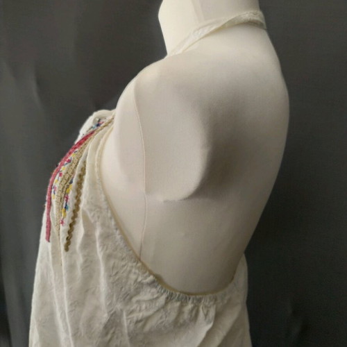 Boho top backless with embroidery size L like new