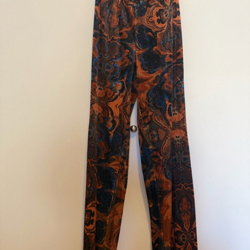 Velvet set like new with one size kimono and small pants