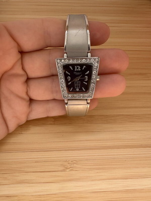 Florence Quartz women's watch used with trapezoid case and rhinestones