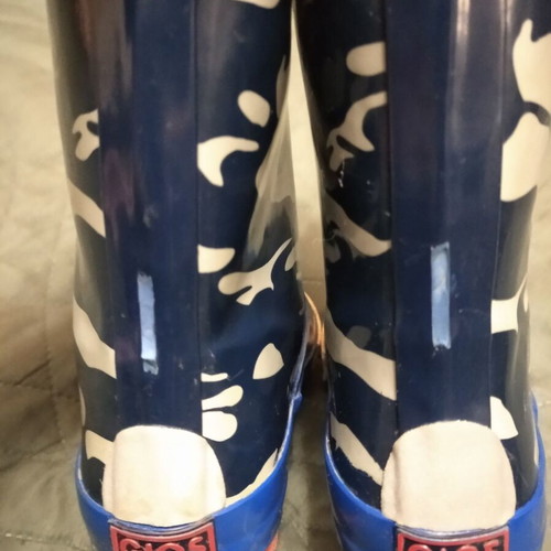 Gioseppo kids' rain boots "Shark" size 26 like new, black and blue