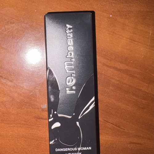 Rem beauty Dangerous Woman limited lip mask