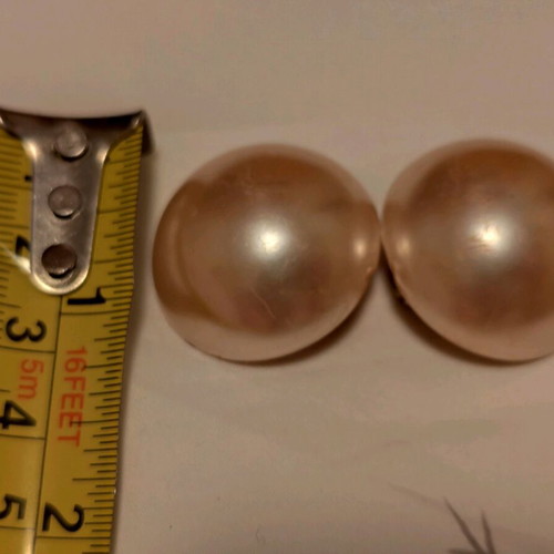 Clip-on earrings retro iridescent like new, beige