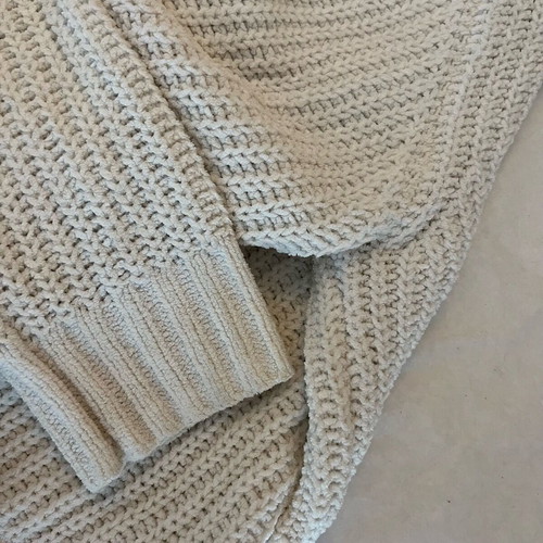White knitted sweater like new, size S/M
