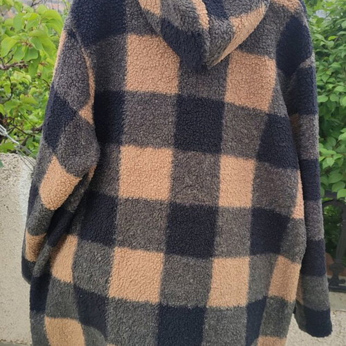 Checked coat unused, 50% viscose, one size, black and beige