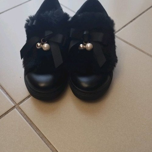 Sneakers used, size 38, black with unique design