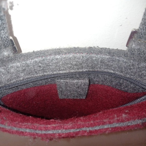 Urban Country cross body bag dark red and grey felt