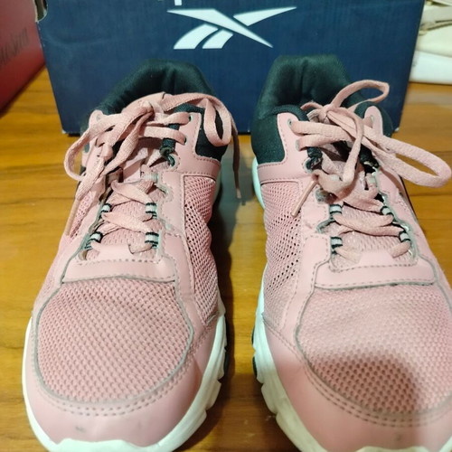 Reebok athletic shoes size 38, black and pink