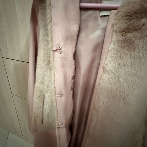 Zara medium coat with fur like new