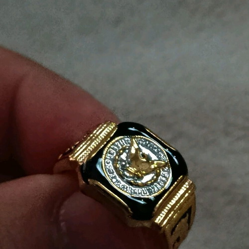 Men's ring new, unused, gold