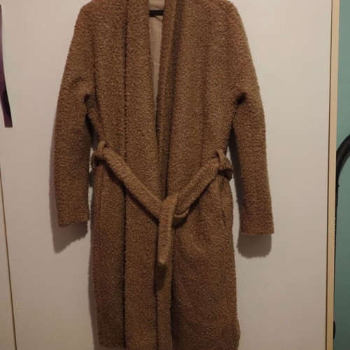 Women's brown coat like new with sheep knit texture