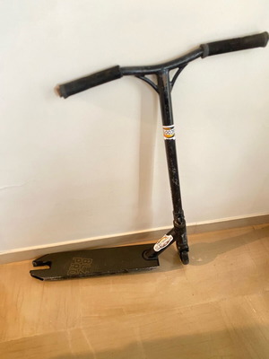 Blazer Pro freestyle scooter used with wear and missing rear wheel