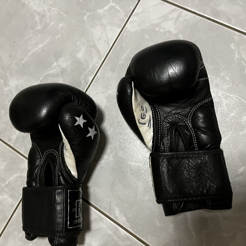 Force 1 boxing gloves