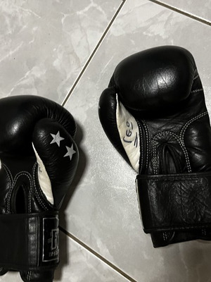 Force 1 boxing gloves