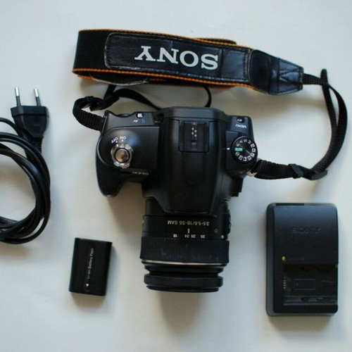 Sony Alpha A230 DSLR camera kit 18-55mm like new