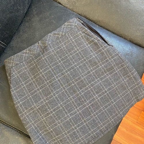 Mango short skirt like new, size XS
