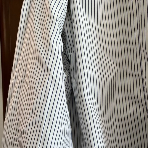 Light jacket like new size Small spring