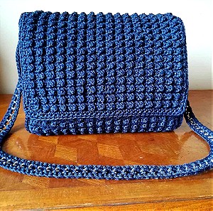 Πλεκτή, καινούργια χειροποίητη τσάντα ώμου, χρωματος μπλε με πολύ γερή, σφιχτη πλέξη