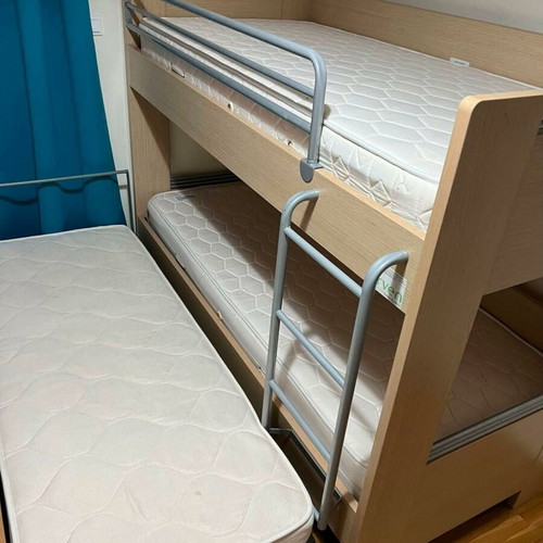 Irven bunk bed with sliding third bed, like new