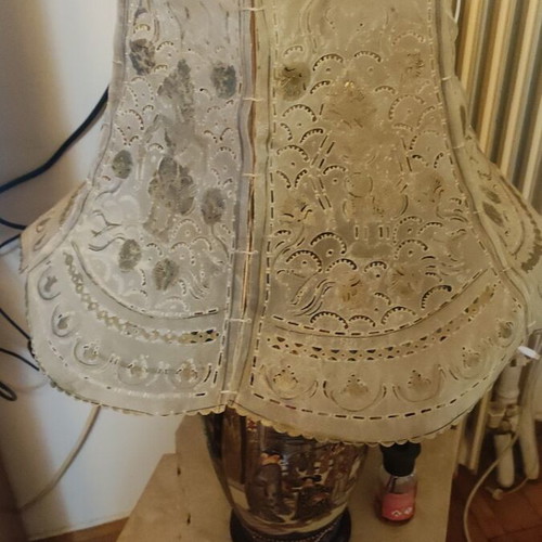 Porcelain Asian Art Japanese Lamp like new, large 80cm height