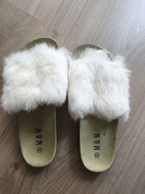 Slippers with real white fur used, plastic, size 40