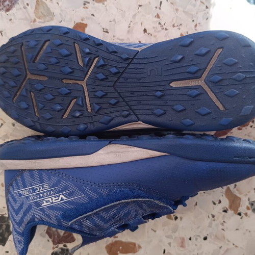 Children's shoes pack size 33-34 like new with repaired sandal strap