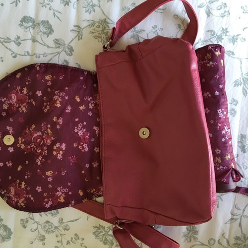 Women's fuchsia shoulder bag, faux leather with secret umbrella pocket