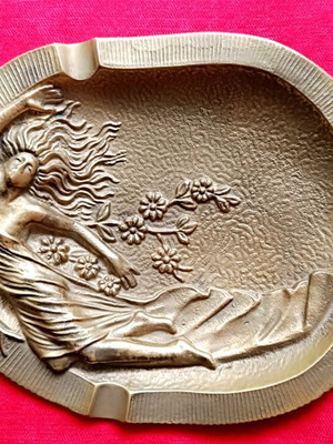 Bronze vintage Art Nouveau ashtray new