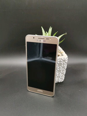 Samsung Galaxy J5 2016 used, Dual SIM, gold, defective display