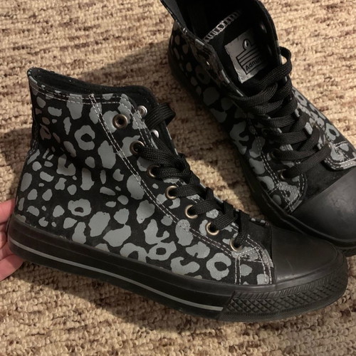 Admiral star pattern animal print shoes nearly new, size 37, black