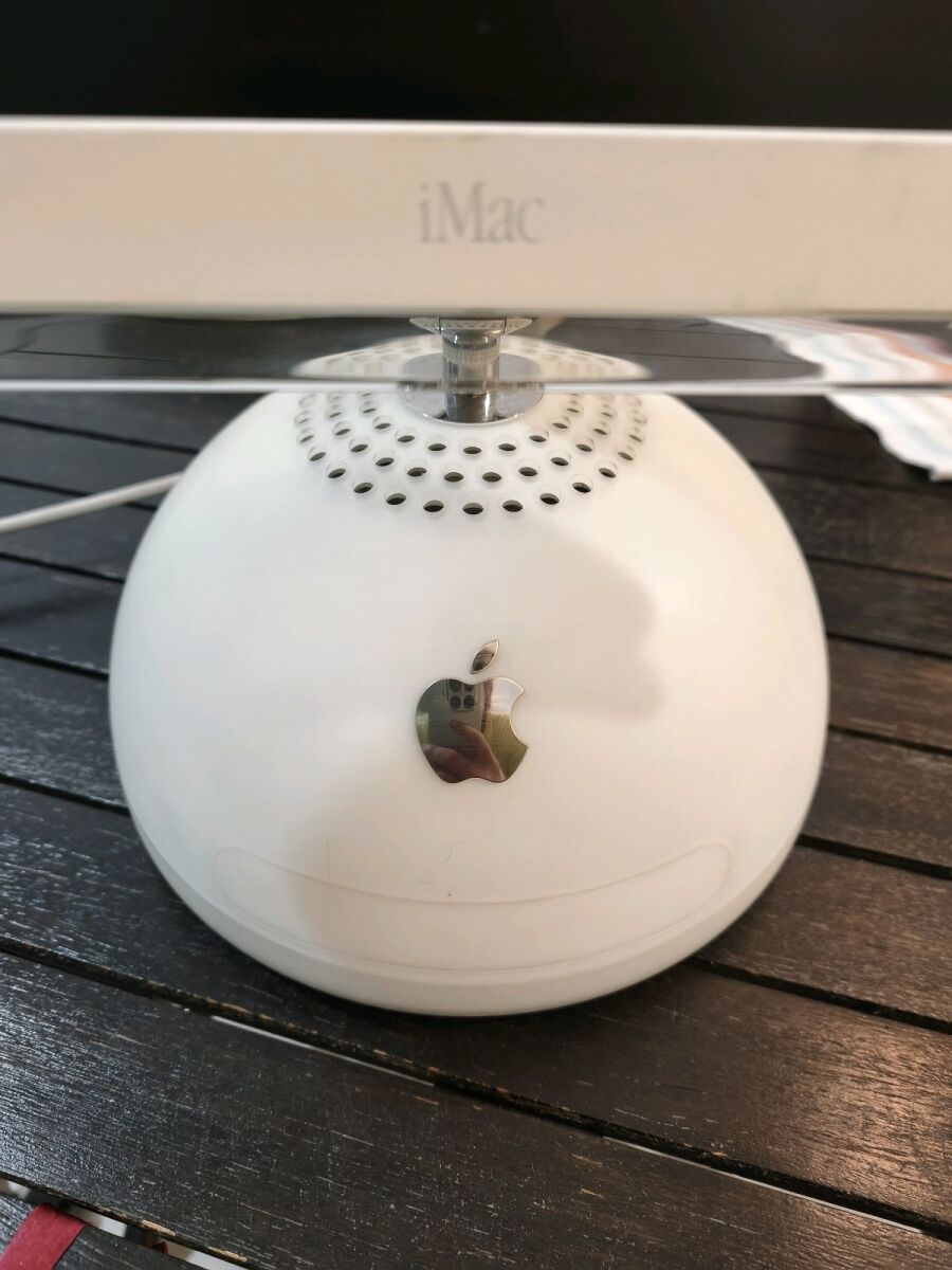Apple iMac G4 800 with SuperDrive like… - € 400,00 - Vendora.cy