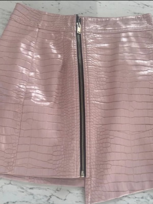 Croco skirt pink Bershka like new
