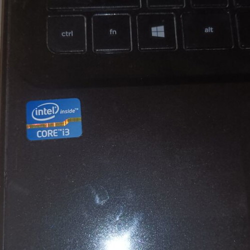 Laptop HP 15-d008sv used for spare parts with screen and keyboard
