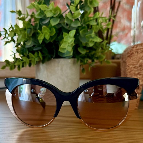 Just Cavalli Cat-Eye Sunglasses Like New, Black Frame, Brown Gradient Lenses