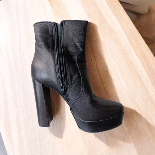 Leather platform ankle boots size 39, like new, chunky heel 13cm
