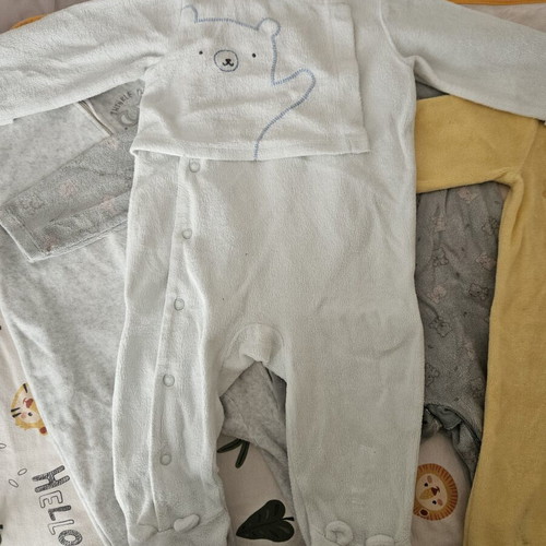 Baby rompers used, pack of 5 with Mothercare and Prenatal