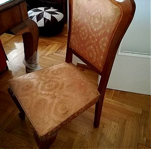 Καρέκλα τύπου ανγκλέ