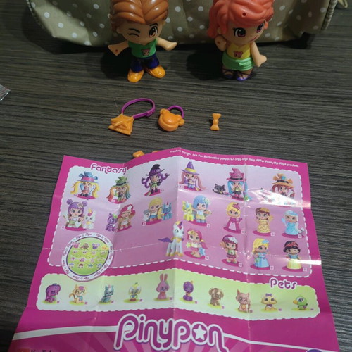 Pinypon mix is max collectible figures like new, 2 pieces