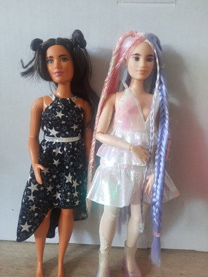 Barbie dolls lot of 2 like new, rare Shannon face and Barbie Extra