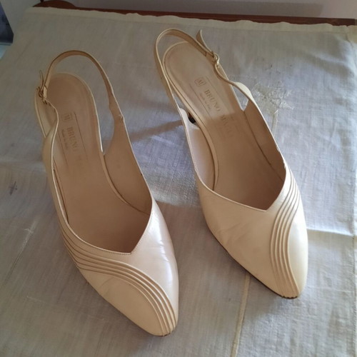 Bruno Magli women's pumps used, size 39, beige, 6 cm heel