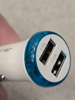 Fast Charge Car Lighter Chargers Apple etc 4 Pieces Like New